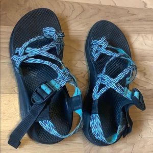 chacos!